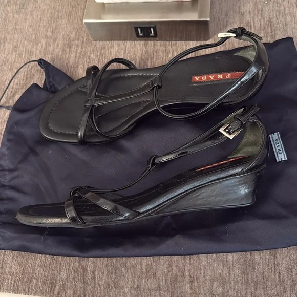 Authentic Prada sandals - Picture 6 of 9